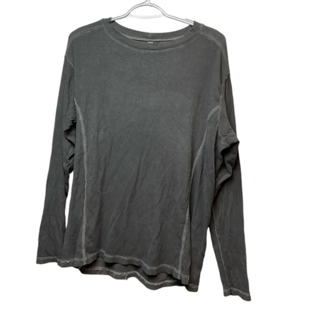 The Global Market long sleeves size L